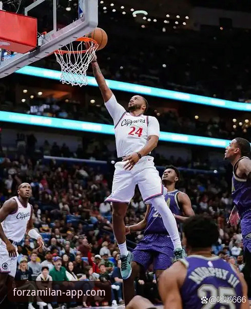 米兰官方网站 快船崩盘vs鹈鹕逆袭:一场比赛,两种球队气质